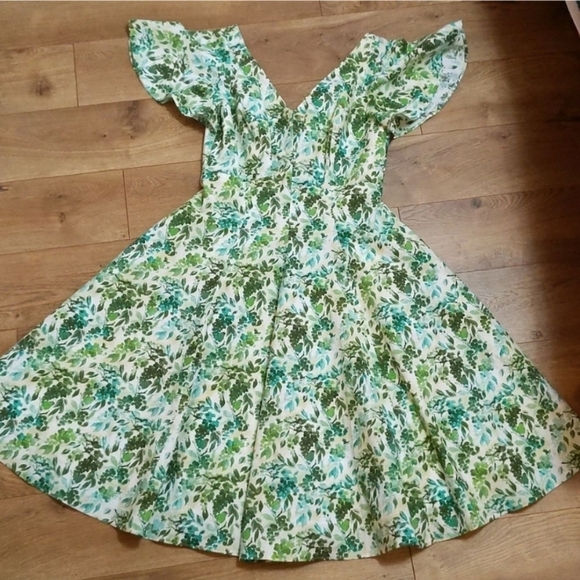 Julie Carlson Cottage core Green Floral Hummingbird flare sleeve swing dress M? - Picture 1 of 12